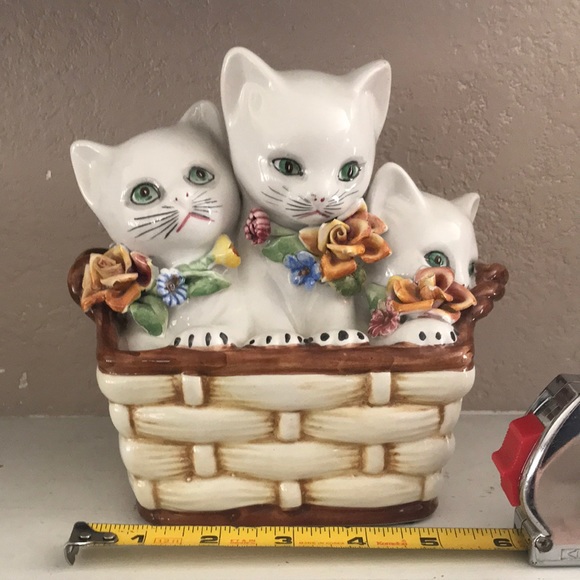 Rare Vintage Ceramic Cats in Basket Figurine Italy